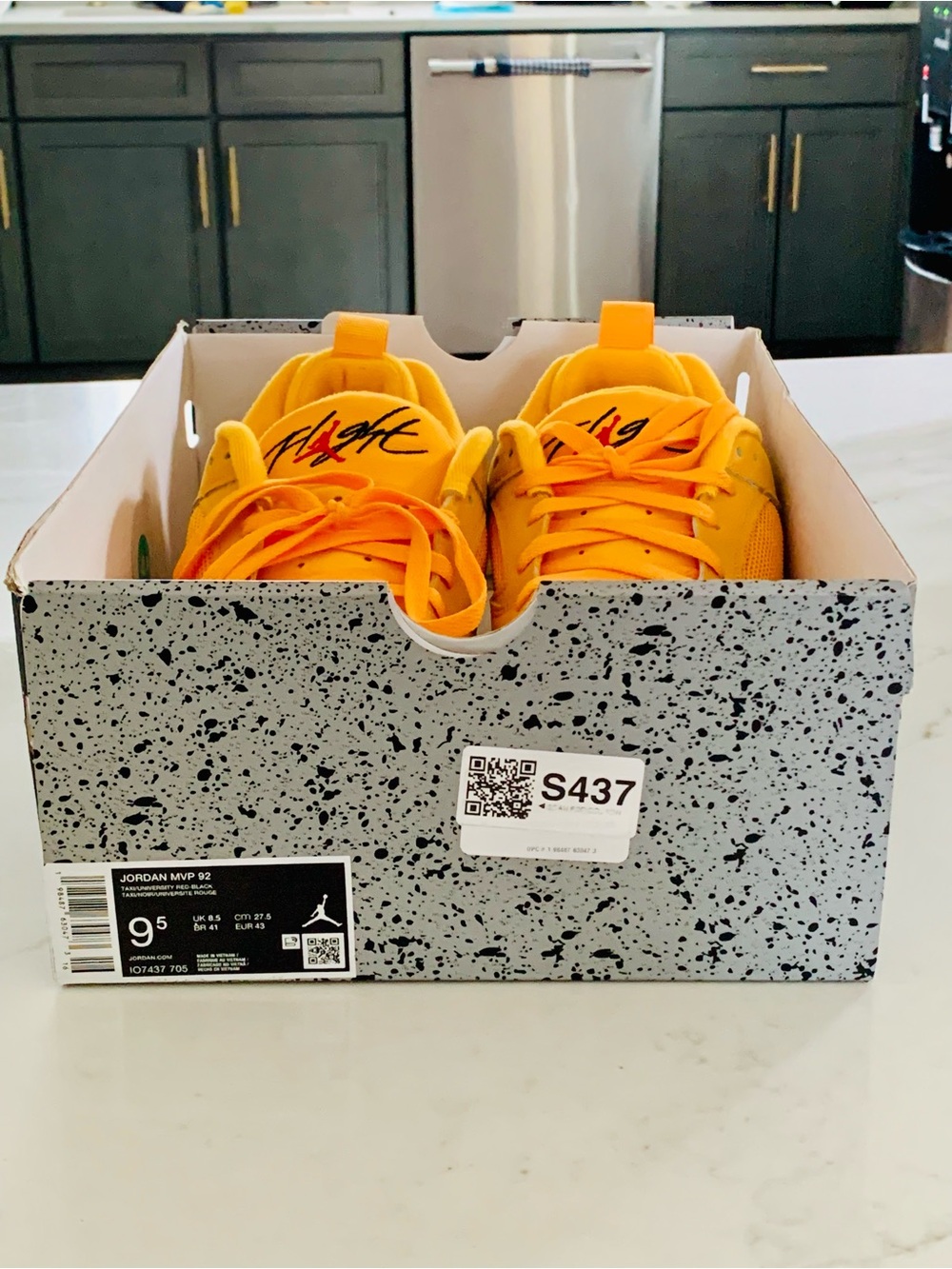Jordan MVP 92 Yellow/Black/Red Lace-Up Low Top Sneakers Rubber
